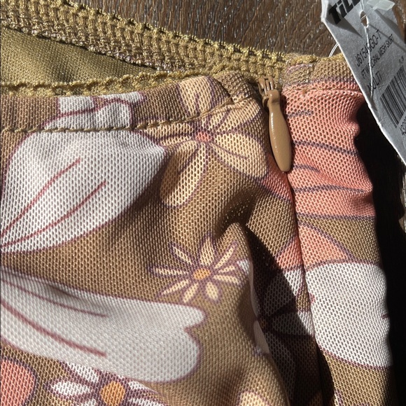 Floral Mini Skirt - Picture 4 of 4